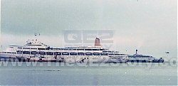 QE2_TRANSFERING_SUPPLIES_TO_CANBERRA_STH_GEORGIA.jpg
