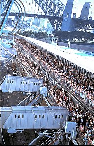 QE2_1980_WORLD_CRUISE_CROWDS_AT_THE_DOCK_AS_WE_LEAVE.jpg